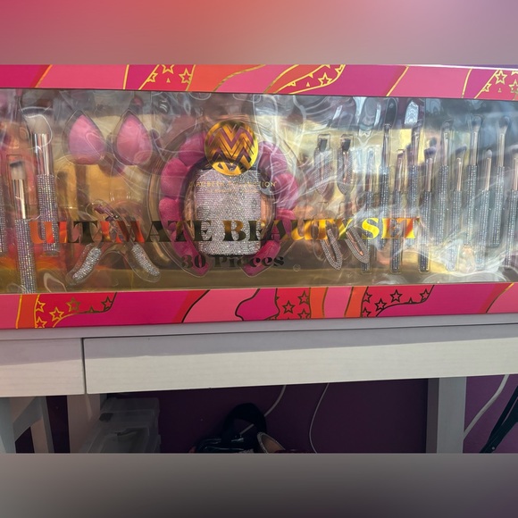 30 piece Rhinestone brush set - Picture 4 of 13